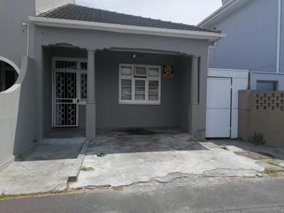 Semi-detached For Sale in Maitland, Cape Town