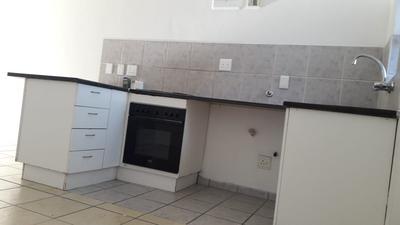 Apartment / Flat For Rent in Maitland, Cape Town